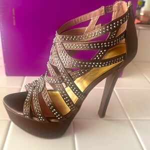 Jessica Simpson pumps